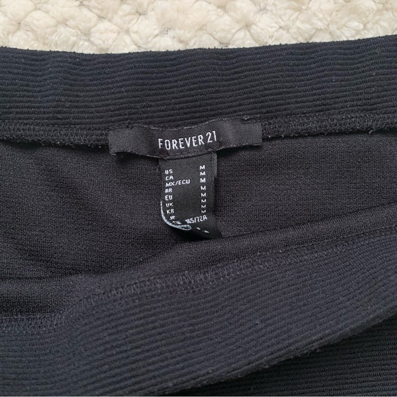 Forever 21 Black Mini Skirt - Picture 4 of 4